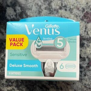 Gillette Venus Deluxe Smooth Sensitive Razor Cartridges - Blue